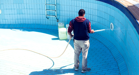 pool cleaning fort lauderdale